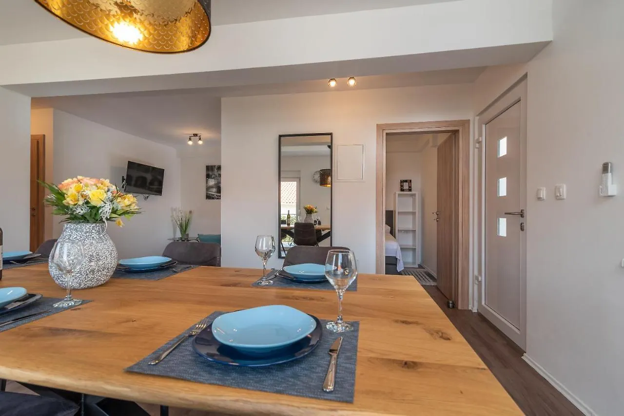 Delux Apartment Eva Trogir